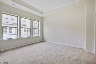 28 Gala Ct in Livingston, NJ - Building Photo - Building Photo