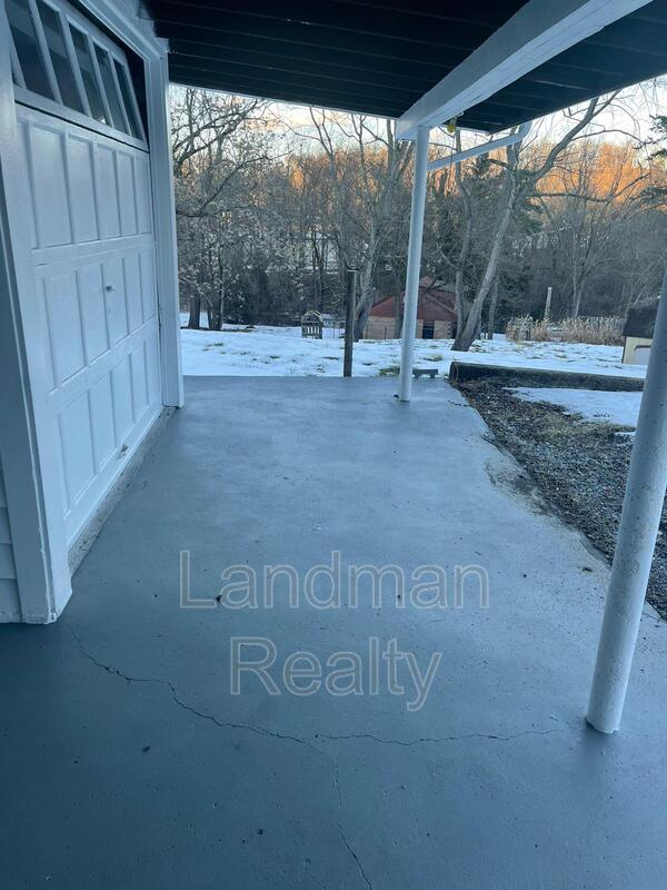 8204 Aber Rd in Verona, PA - Building Photo - Building Photo