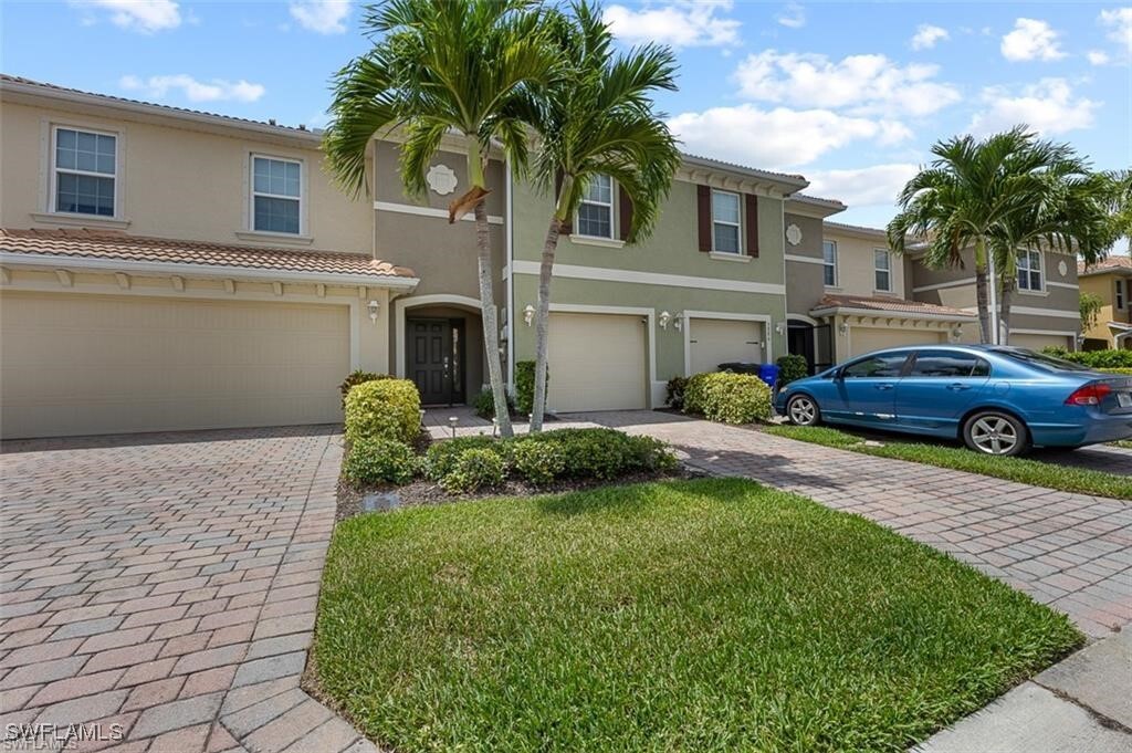 3888 Tilbor Circle in Ft. Myers, FL - Building Photo