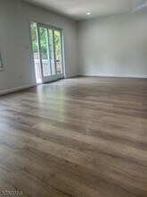 19 Henry St in Edison, NJ - Building Photo - Building Photo