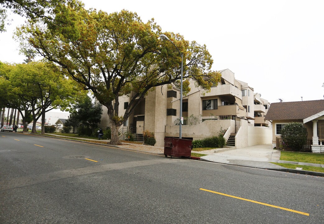 336 W California Ave in Glendale, CA - Foto de edificio