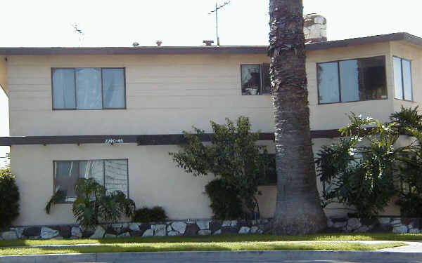 2240 Kenrich Ct in La Habra, CA - Building Photo