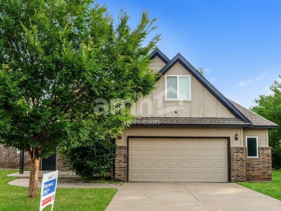 8229 NW 140th St in Oklahoma City, OK - Building Photo