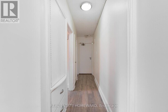 44-44 Pharmacy Ave in Toronto, ON - Building Photo - Building Photo