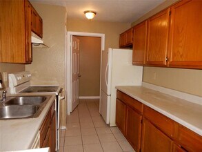 10767 Braes Bend Dr in Houston, TX - Building Photo - Building Photo