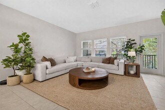 4565 Tuscan Loon Dr in Tampa, FL - Building Photo - Building Photo