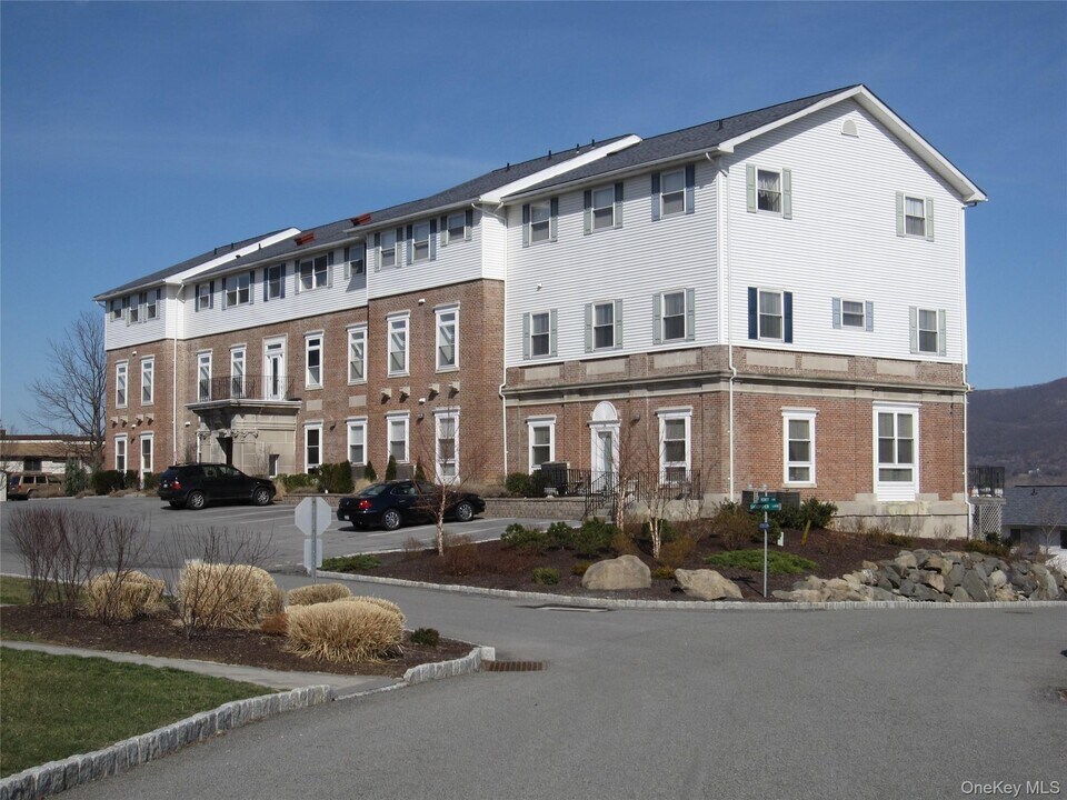 117 Sandpiper Ln in New Windsor, NY - Building Photo