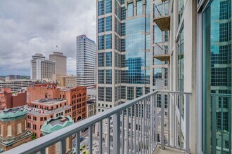 415 Church St, Unit 1204 in Nashville, TN - Foto de edificio - Building Photo