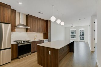 1701 Simond Ave in Austin, TX - Building Photo - Building Photo