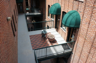 Alta Court in Denver, CO - Foto de edificio - Building Photo