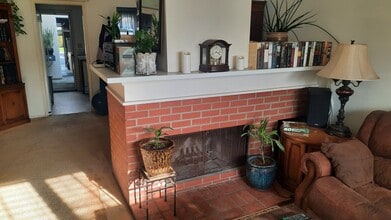 114 Oxford in Irvine, CA - Building Photo - Building Photo