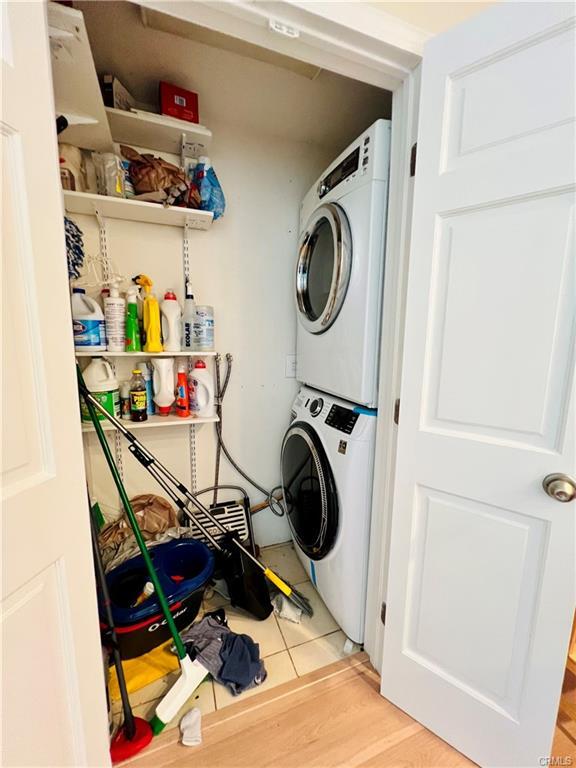 22901 Leadwell St in Los Angeles, CA - Building Photo - Building Photo