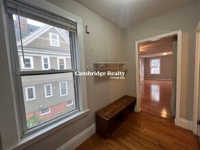 17 Hudson St, Unit 2T in Somerville, MA - Building Photo - Building Photo