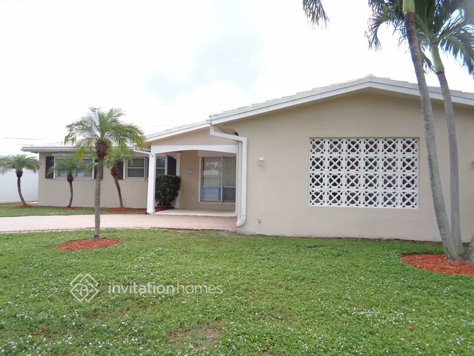 1930 NE 59th Pl in Fort Lauderdale, FL - Building Photo