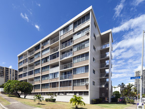 Candlewood in Honolulu, HI - Building Photo - Building Photo