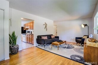 11086 Alan Shepard Dr in Maryland Heights, MO - Building Photo - Building Photo