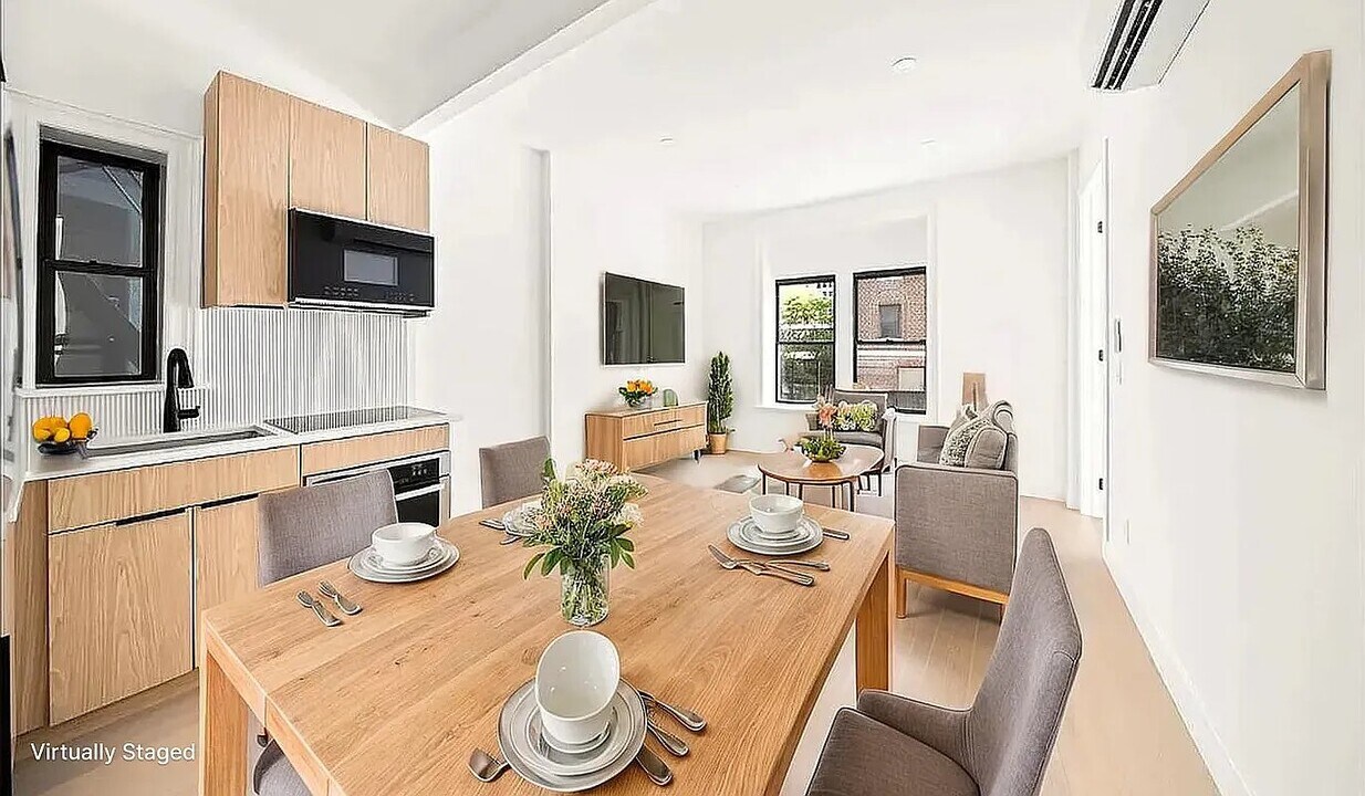 704 Eighth Avenue in Brooklyn, NY - Building Photo