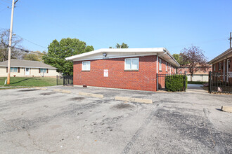 Lloyd Apartments in Kansas City, KS - Building Photo - Building Photo