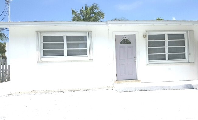 701 124th Street Gulf in Marathon, FL - Foto de edificio - Building Photo
