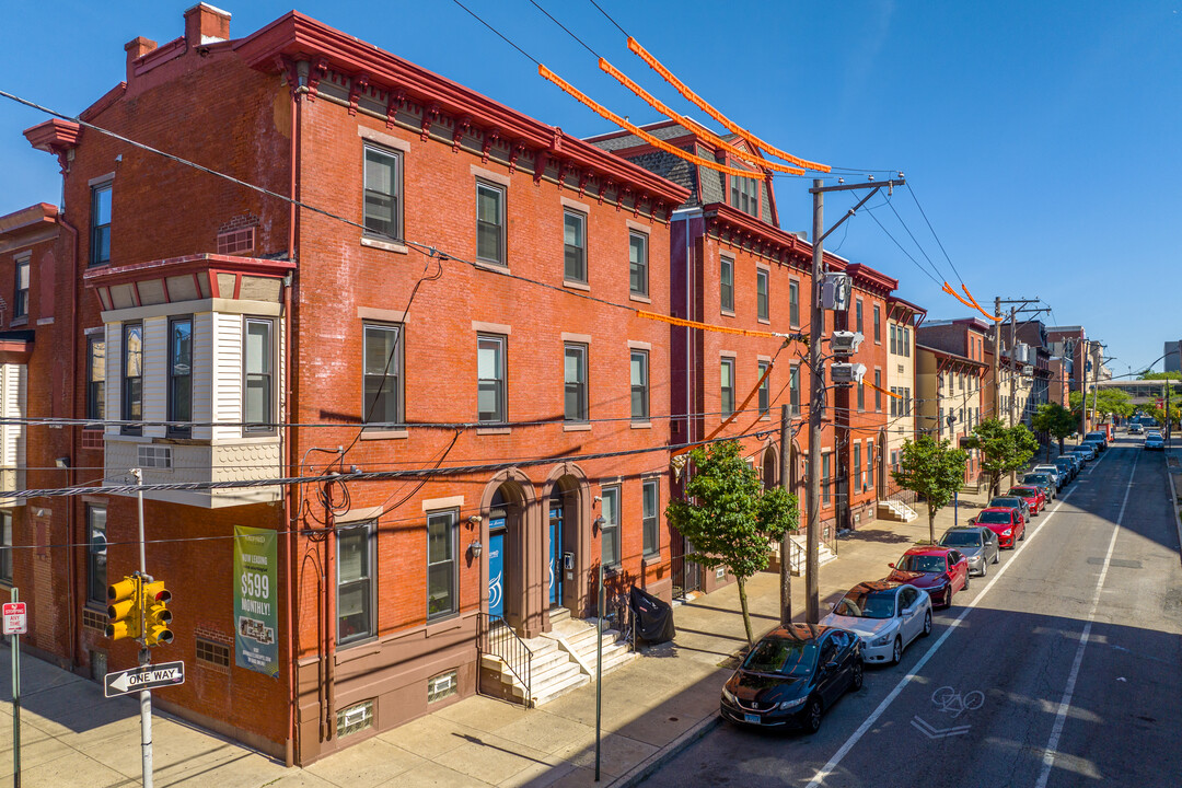 Oxford Village in Philadelphia, PA - Foto de edificio