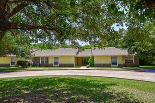 1803 Gray St in Palacios, TX - Building Photo