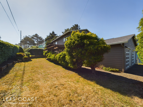 890 SW 7th St in Lincoln City, OR - Building Photo - Building Photo