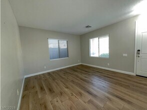 2213 Bon Papa Ct in Henderson, NV - Building Photo - Building Photo