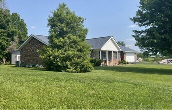 121 Winding Way in Shelbyville, KY - Building Photo - Building Photo