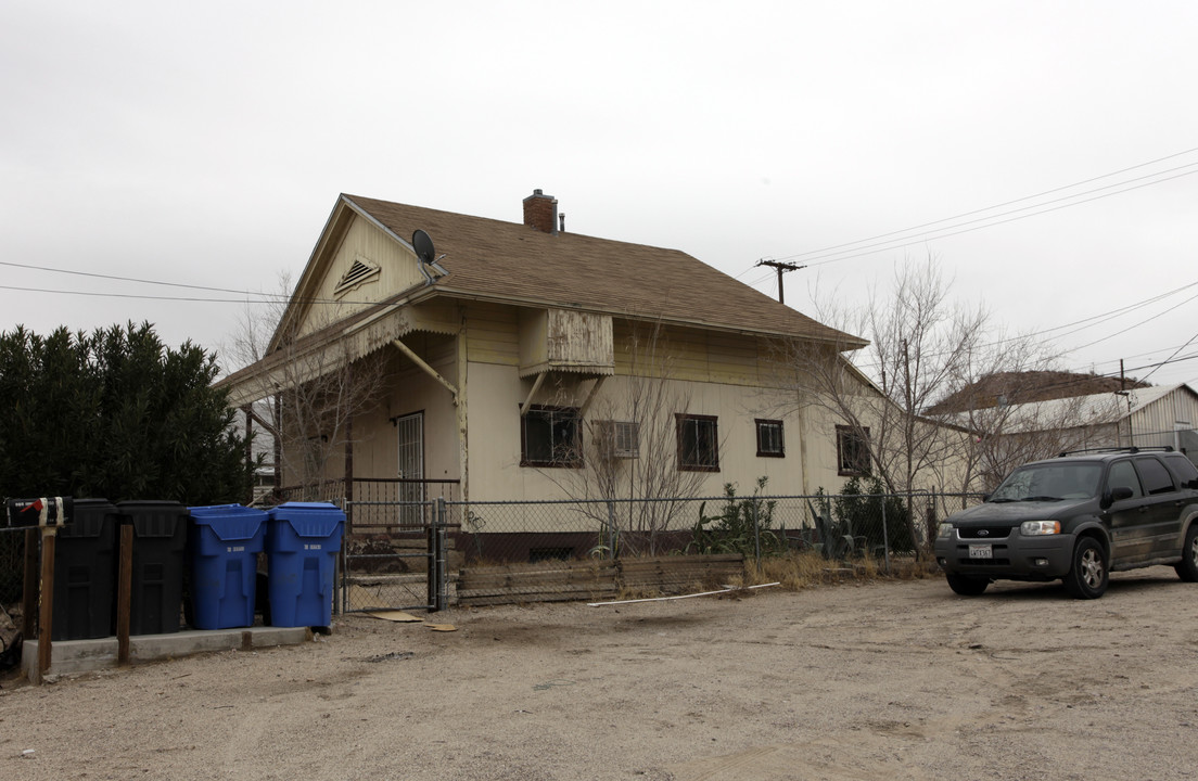 108 Cottage in Barstow, CA - Building Photo