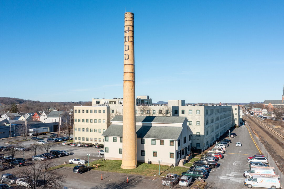 Judd Square in Wallingford, CT - Building Photo