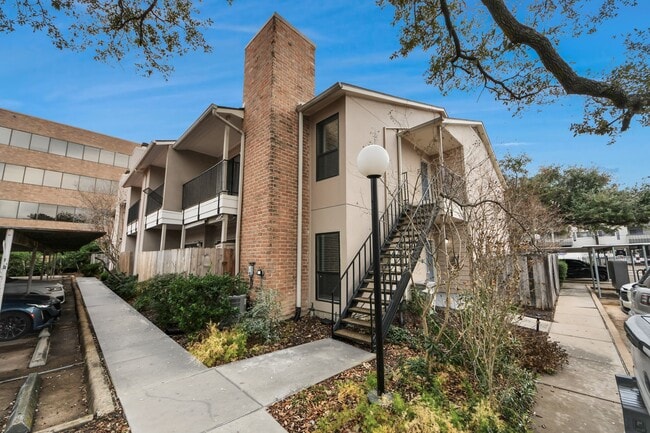 property at 1818 Augusta Dr