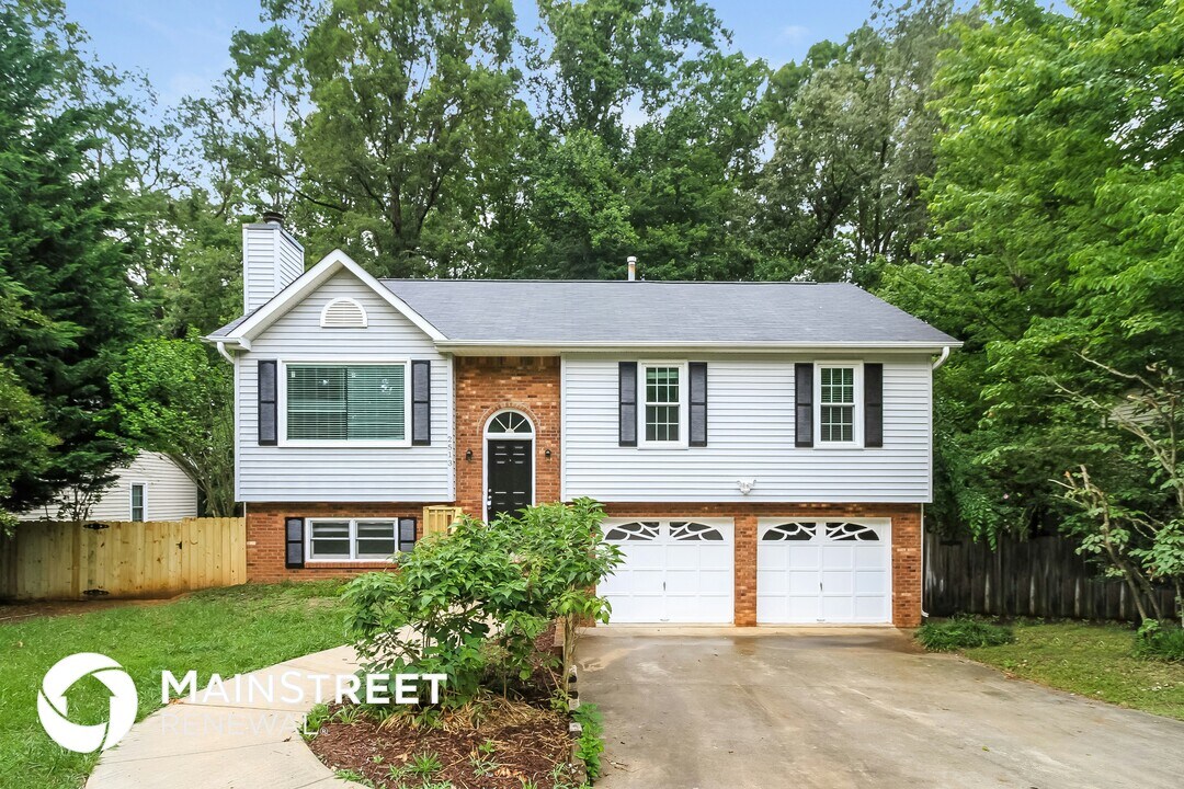 2513 White Fence Way in High Point, NC - Building Photo