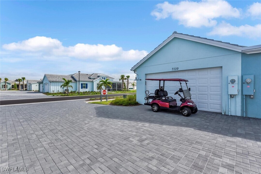 7110 Cayo Coco Ln in Naples, FL - Building Photo