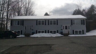 326 Center St, Unit 1 in Old Town, ME - Building Photo