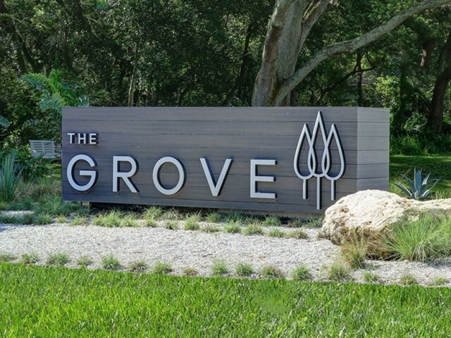 The Grove Apartments in Tampa, FL - Foto de edificio