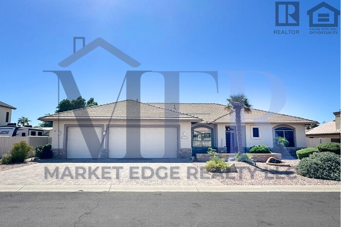 6445 W Fullam St in Glendale, AZ - Building Photo