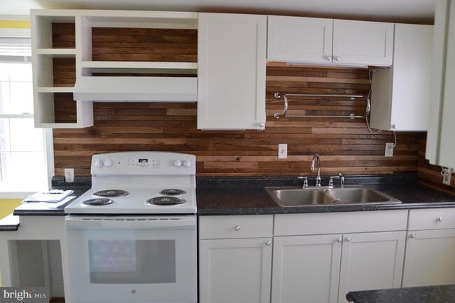 property at 448 Ridgeview Rd