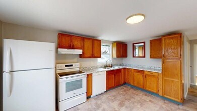 97 Linton St in Nashua, NH - Building Photo - Building Photo