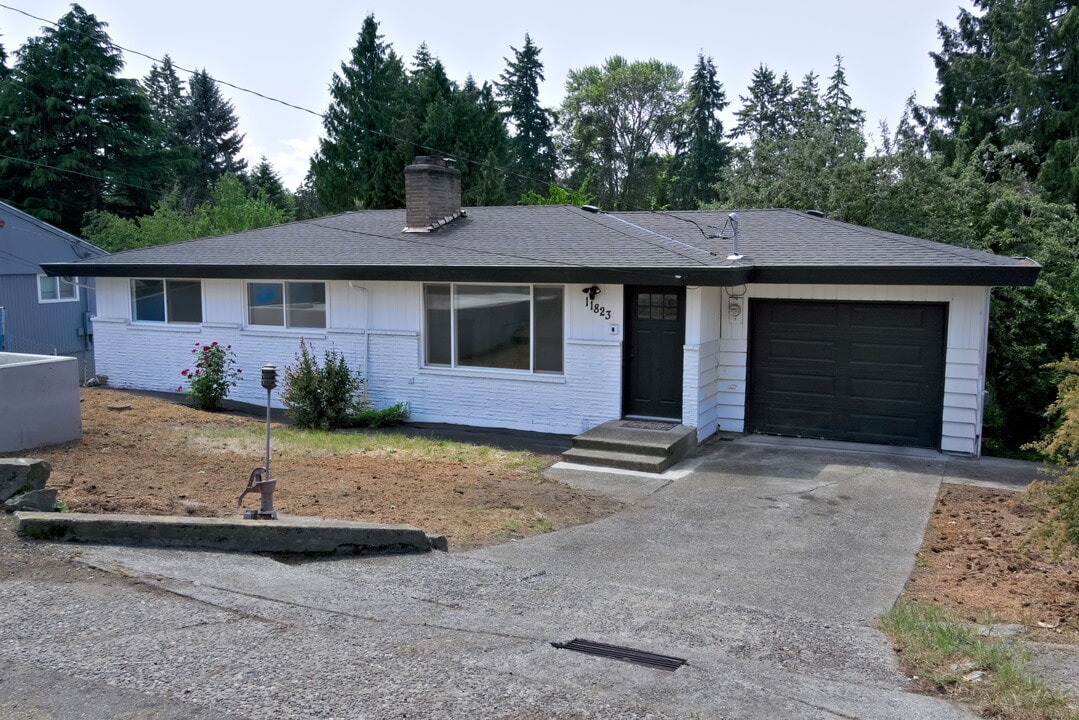 11823-11812 12th Ave S in Seattle, WA - Building Photo