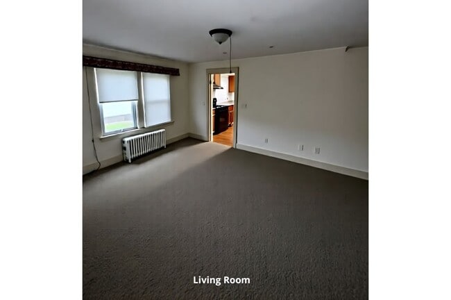 1027 West St in Riverhead, NY - Building Photo - Building Photo