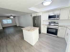 1524 Lakeview Rd in Clearwater, FL - Building Photo - Building Photo