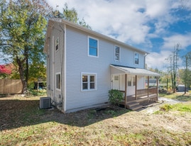 7 Albert Rd in Danbury, CT - Building Photo