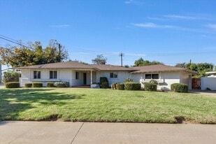 13981 Brenan Way in Santa Ana, CA - Building Photo