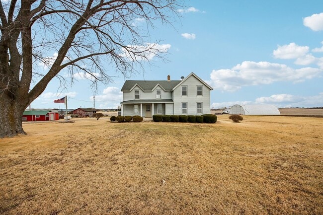 11N455 Tower Rd in Hampshire, IL - Building Photo - Building Photo