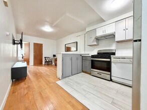 1993 3rd Ave, Unit 3 in New York, NY - Foto de edificio - Building Photo