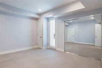 2225 Mira Vista Ave in Montrose, CA - Building Photo - Building Photo