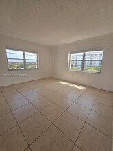 22 Salamanca Ave in Coral Gables, FL - Building Photo - Building Photo
