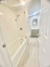 2701-2703 Oakley Way-Unit -2703 in Pittsburgh, PA - Foto de edificio - Building Photo