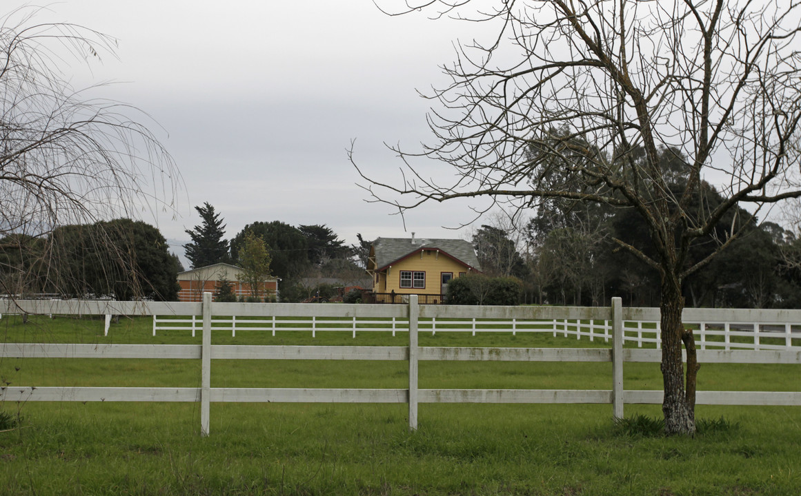 10300 Minnesota Ave in Penngrove, CA - Building Photo