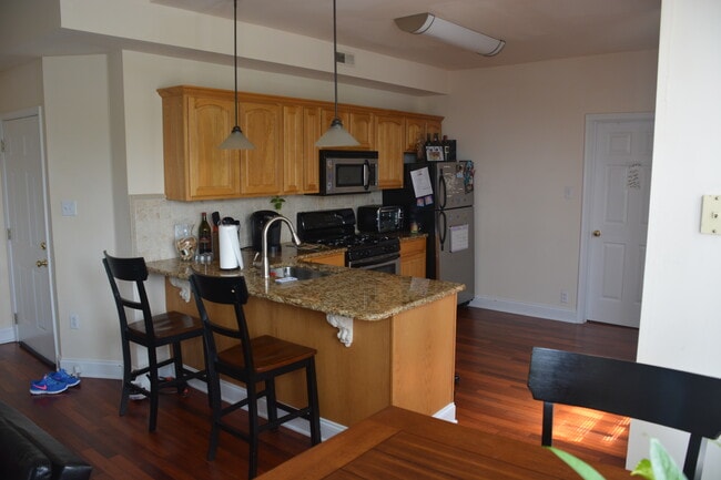 424 Seville St, Unit 2 in Philadelphia, PA - Building Photo - Building Photo